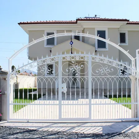 Villacandurmazplus Βίλα *